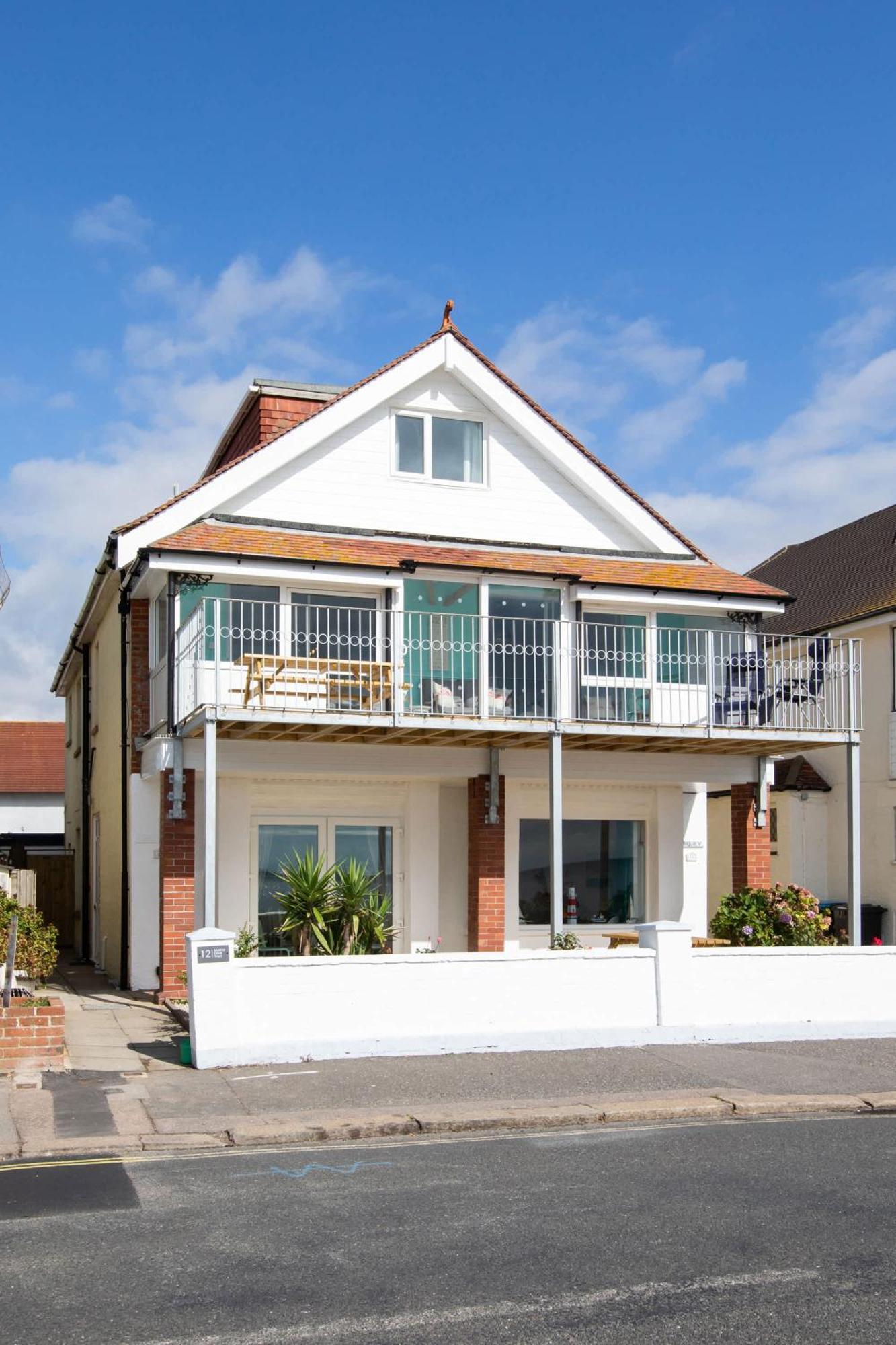 Absolute Beachfront With Decked Garden Oasis And Views 博格诺里吉斯 外观 照片